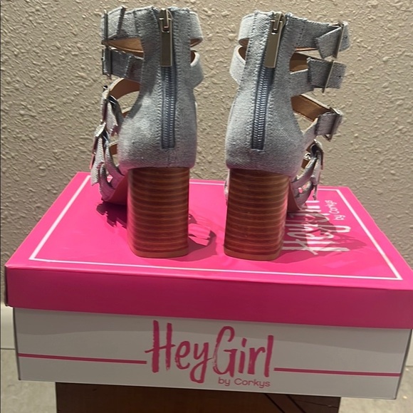 Corkys Gray and Blue Strappy Heels - Picture 10 of 16